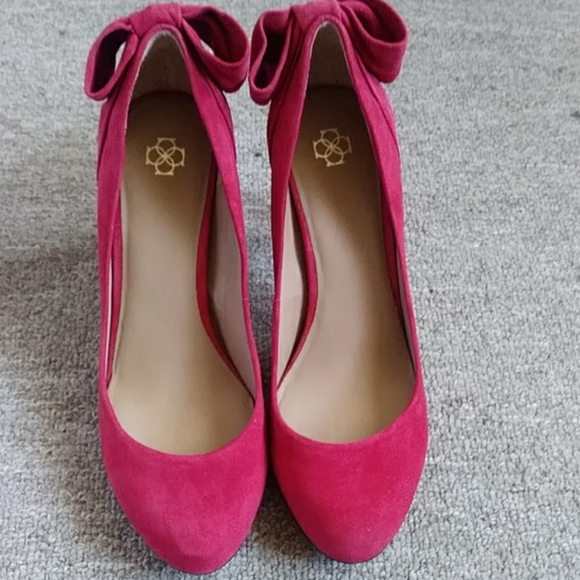 Ann Taylor Shoes - Womens Red Pumps Size 9M